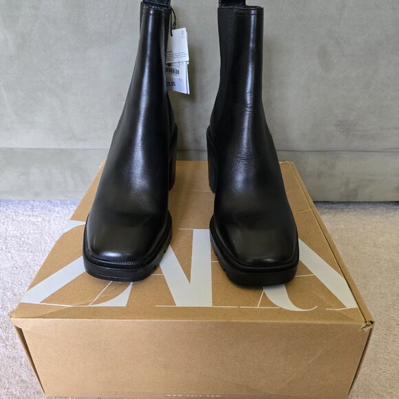 Lug-sole boots; Zara Z1W:BOTIN:Z1W: ANKLE BOOTS, 1131/810 Size 6.5 US, 4 UK, 37 - Picture 2 of 5